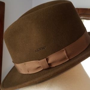 Stylish and comfortable Orvis wool fedora.